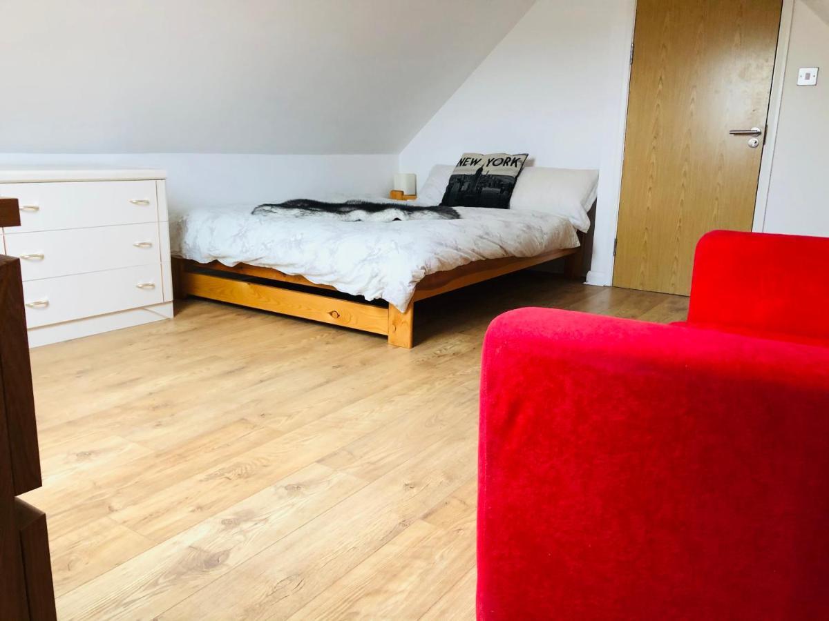 Amazing Quiet Garden House Near London Luton Airport