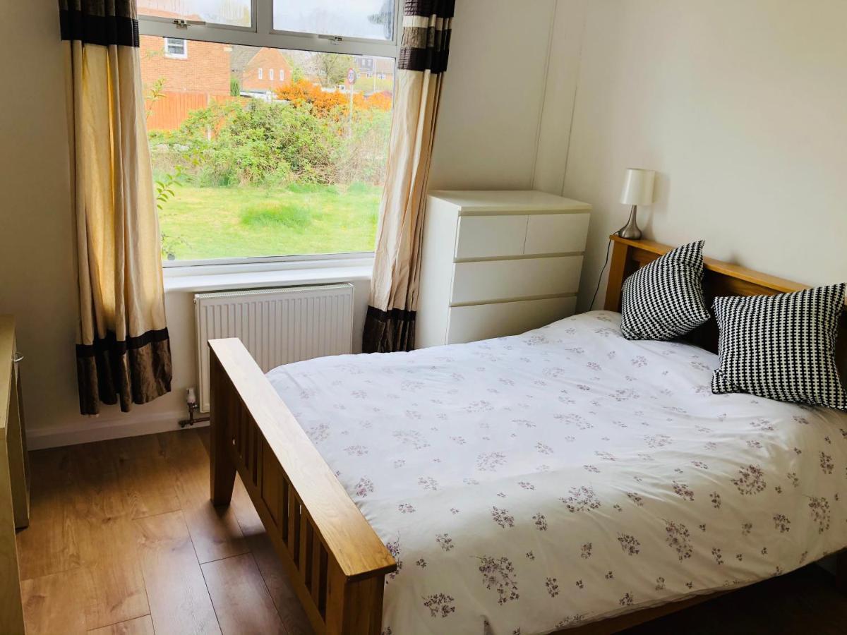 Homestay Amazing Quiet Garden House Near London Luton Airport Luton (Bedfordshire)
