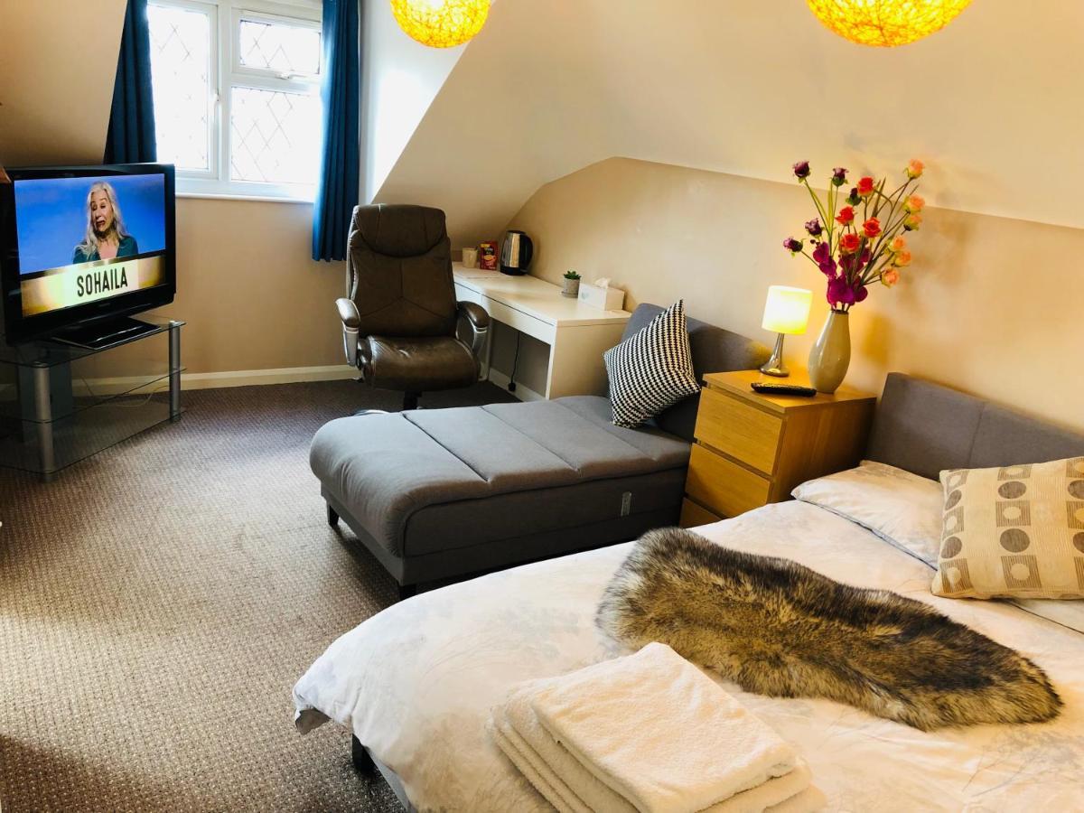 Amazing Quiet Garden House Near London Luton Airport Homestay Luton (Bedfordshire)