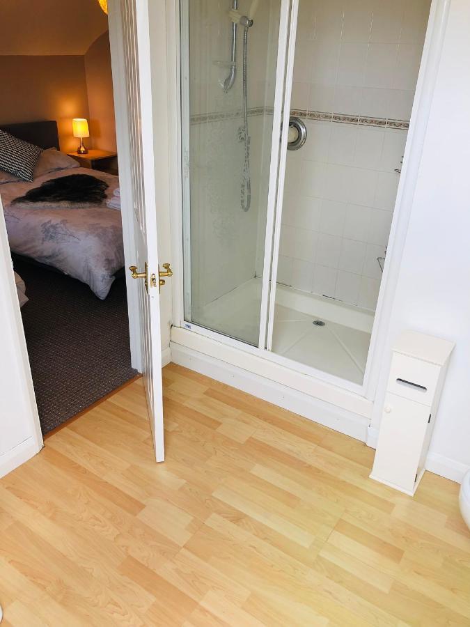Amazing Quiet Garden House Near London Luton Airport