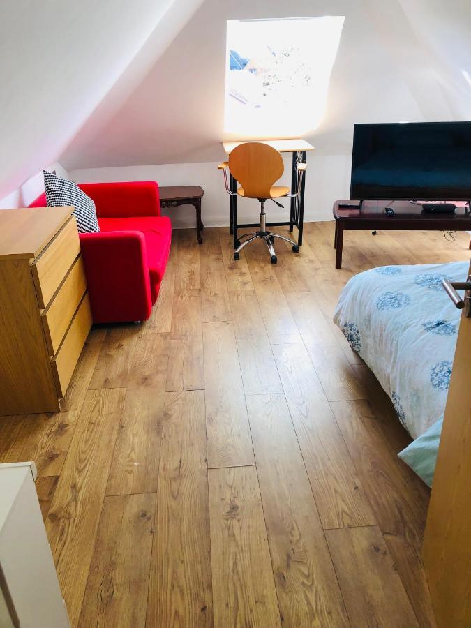 Amazing Quiet Garden House Near London Luton Airport Homestay Luton (Bedfordshire)