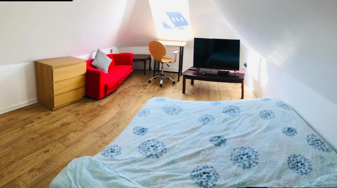 Amazing Quiet Garden House Near London Luton Airport * Luton (Bedfordshire)